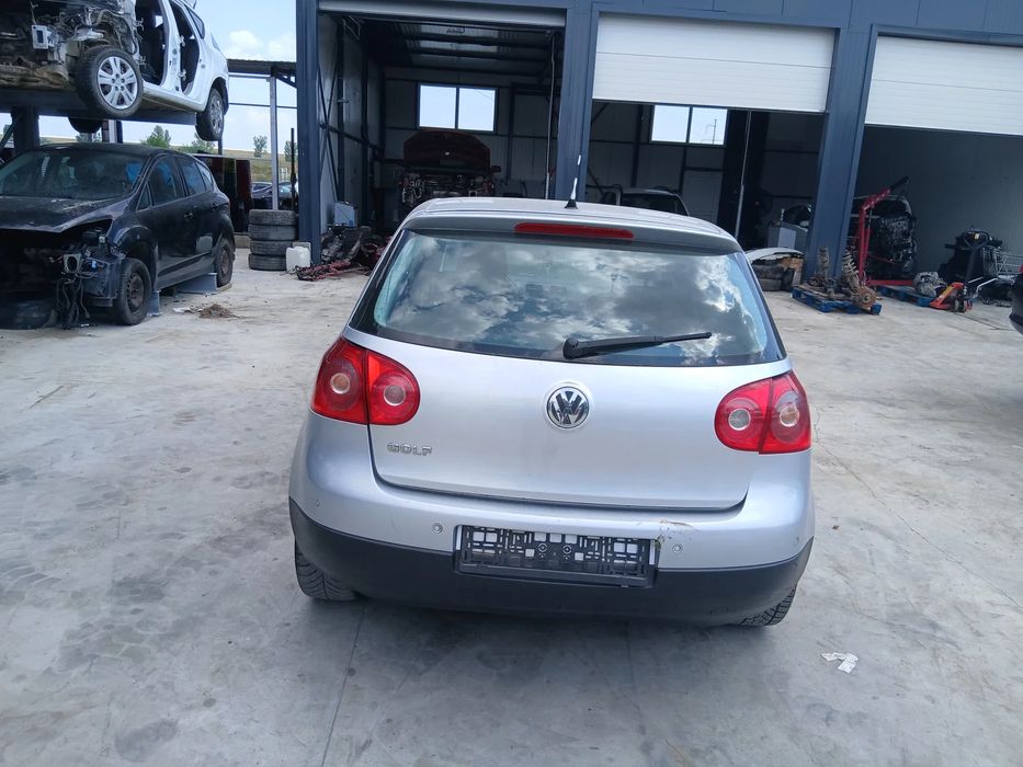 Volkswagen Golf 5 (1K1) [Fabr 2004-2008]