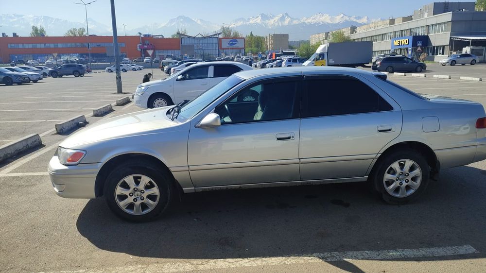 Продаю тойоту камри 25