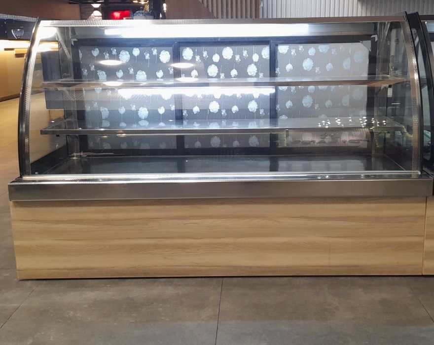 Витрина холодильник зудлик билан сотилади!!!