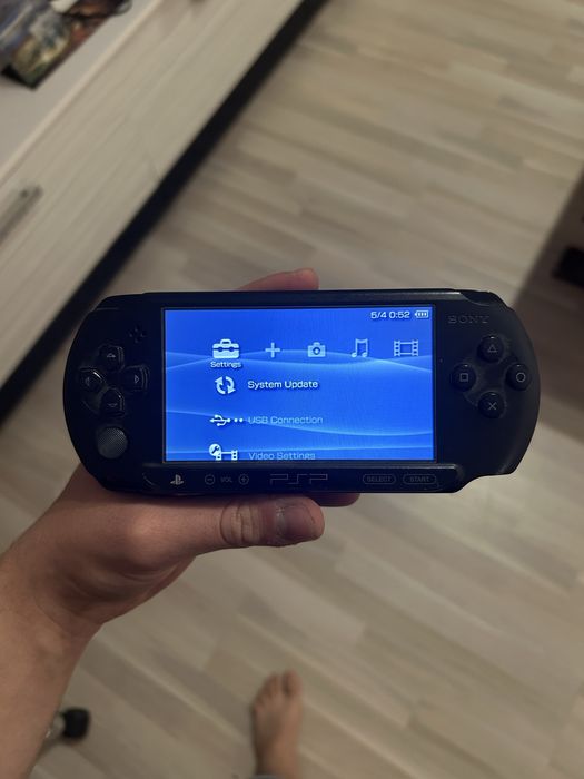 Psp E1004 с включено зарядно!