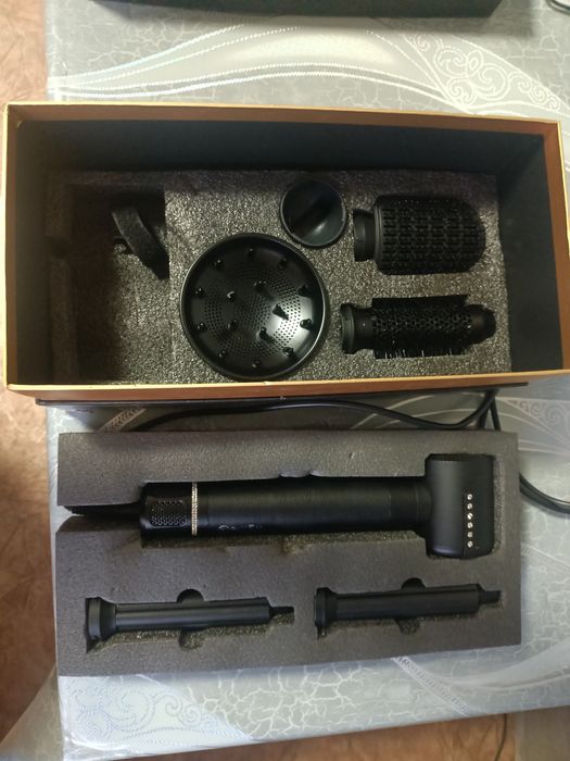 Срочно продам фен-стайлер 7в1