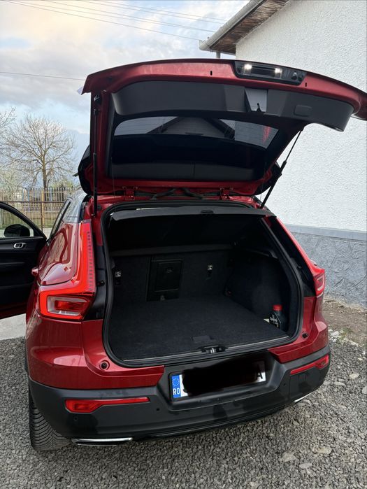 VOLVO XC40 2018 — imagine 40