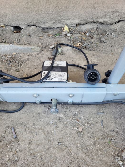 3 suporturi pentru biciclete