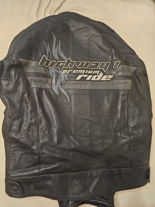 Мотокуртка, кожа 52 размера