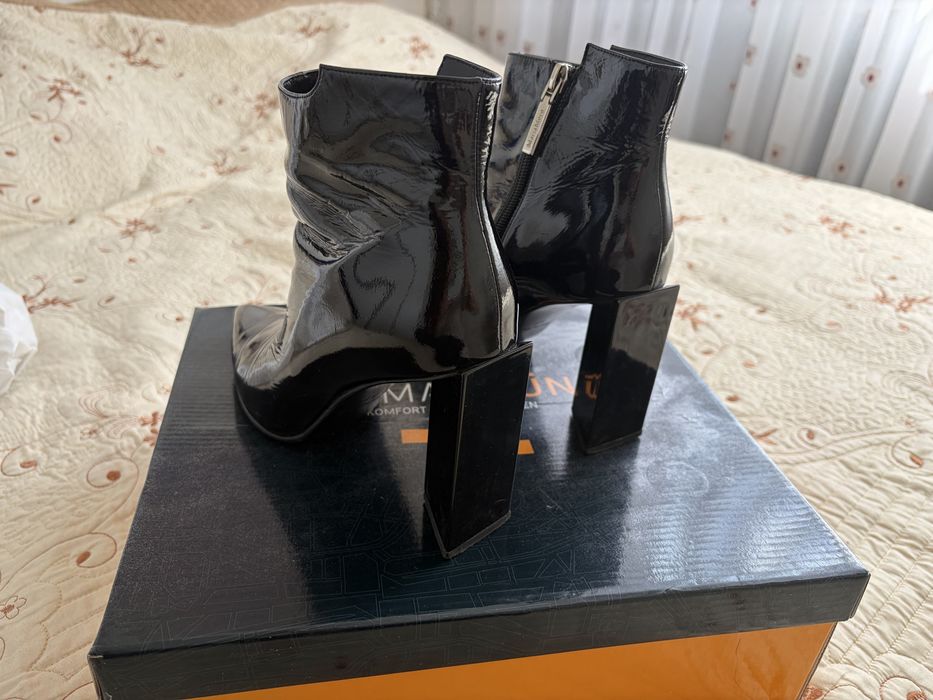 Продам лакированные ботильоны