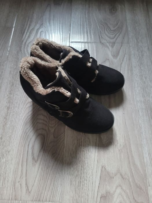 Женские замшевые ботинки