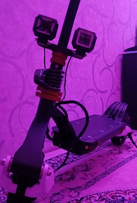 Продам kuggo g1 .