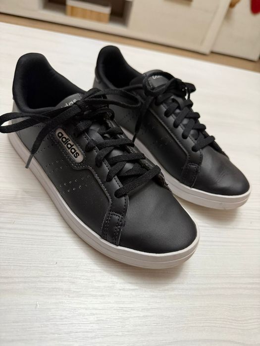 Продавам обувки Адидас