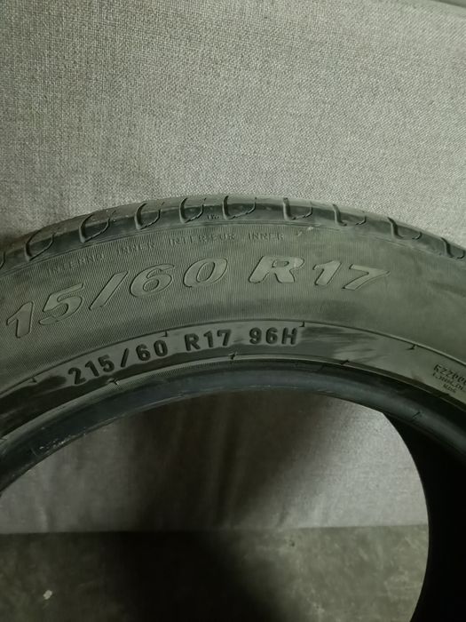Шына 215/60 R17 продам