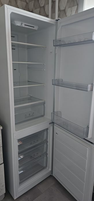 Продам холодильник  DEXP