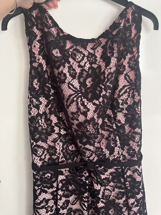 Официална рокля в нежно розово и дантела