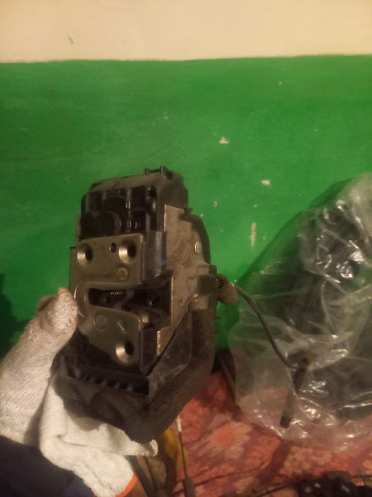 Оригинальные запчасти на lexus RX330 б/у