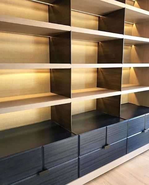 Прилавки, стеллажи, витрины для магазинов на заказ.