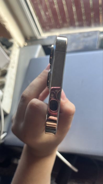Iphone 13 functional pentru piese