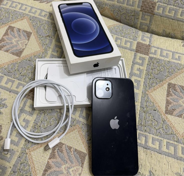 Продается айфон 12