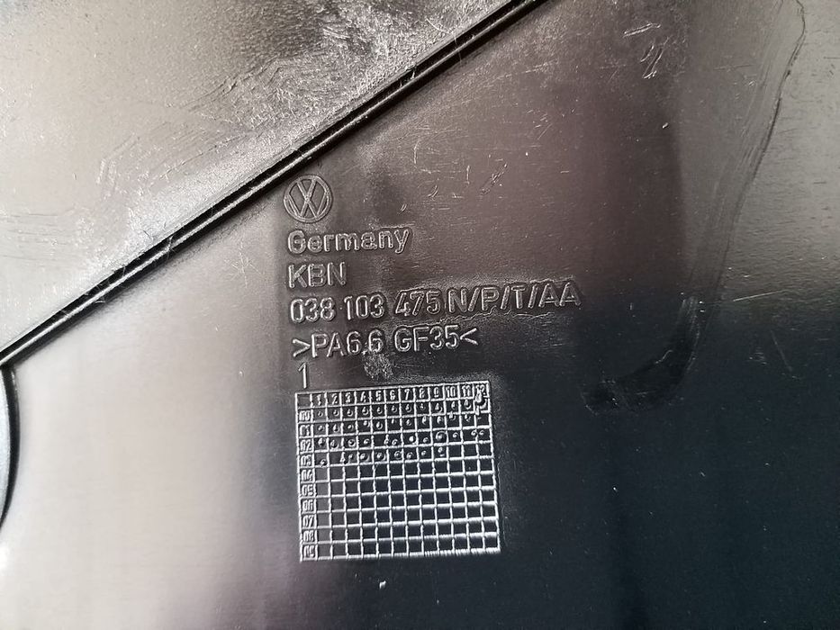 Capac chiulasa 1.9 tdi vw golf 5 038103475