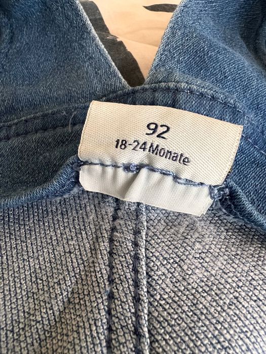 Продавам 2  рокли и гащеризон - 92 р-р и подарявам 2 рокли