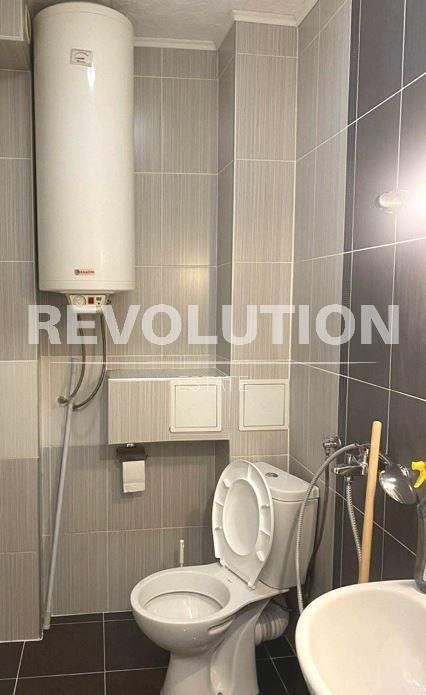 Дава се под наем Тристаен апартамент в Варна, Аспарухово - 70 кв.м за 433.5 € - Снимка #3