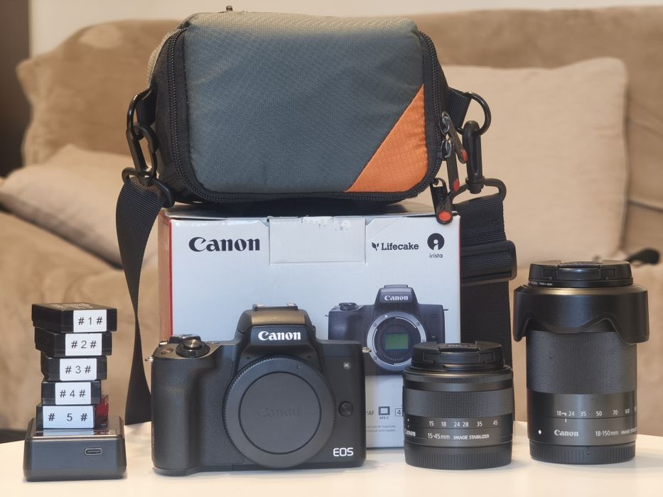 Kit Canon EOS M50 + Obiectiv 15-45mm + obiectiv Premium 18-150mm + 5 Baterii + Geanta