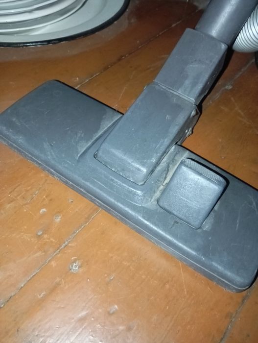 Продаётся пилисос.