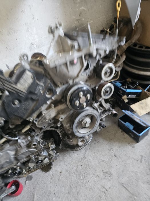 Двигатель тайота 3.5.   2GR-FE