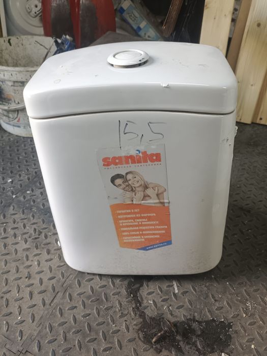 Продам бачки унитаза 8000