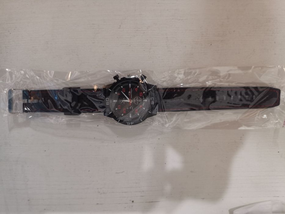 Чисто нов Мъжки часовник