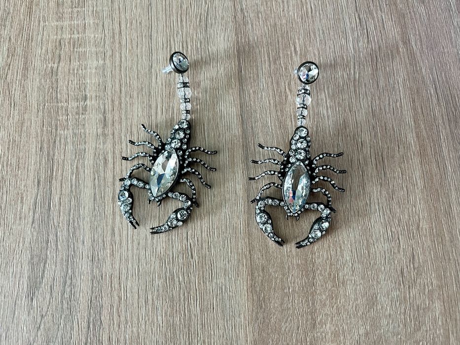 Продаются серьги-скорпионы Zara