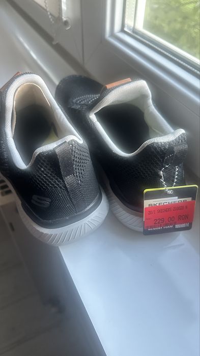 NOI NOUTI! Adidasi skechers barbati marimea 40