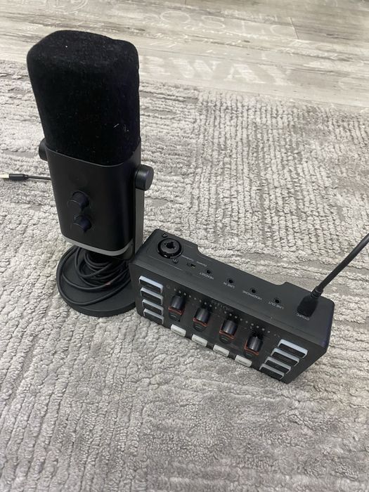 Vand Microfon Fifine +Mixer
