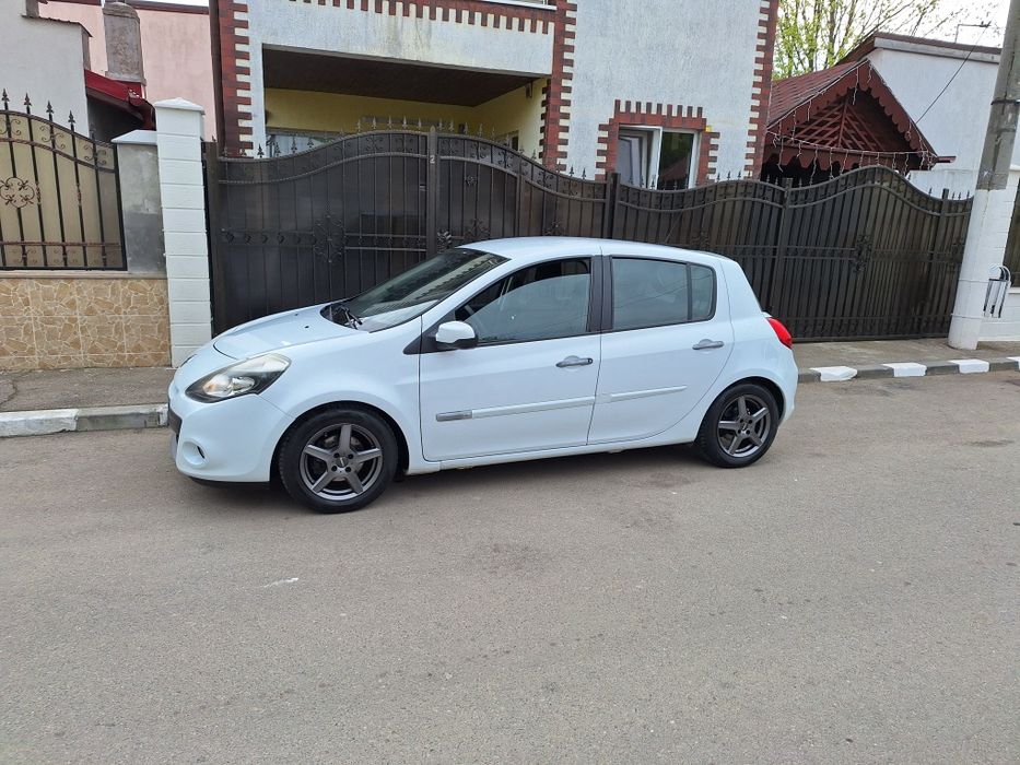 Urgent Vând renault clio 2010