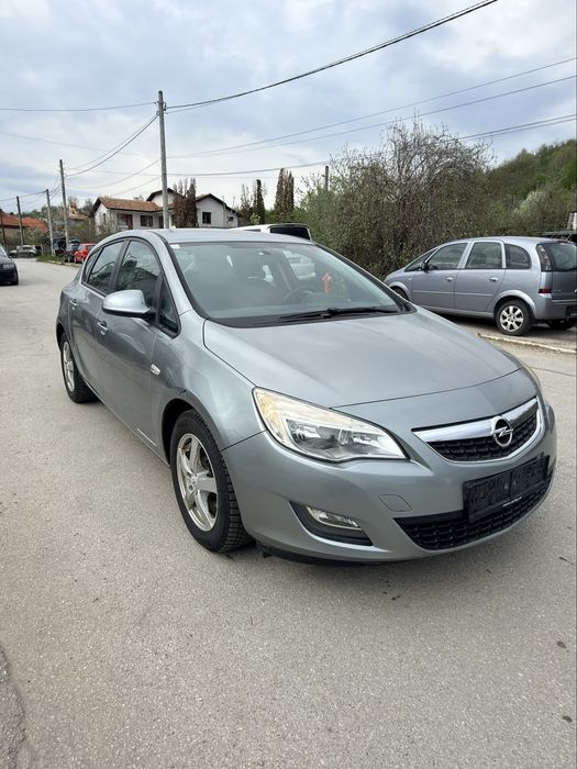 Opel astra J 1.6i 116кс на части