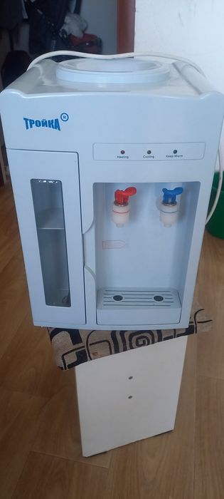 Продам куллер диспансер для воды вместе с емкостью