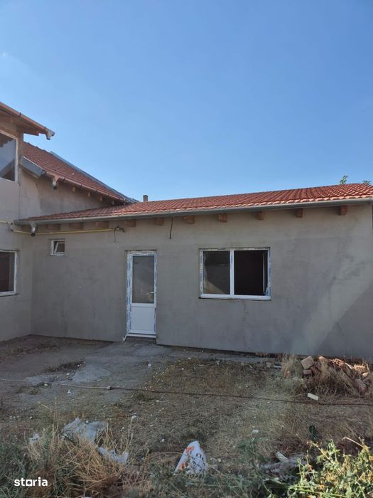 Casa semifinisata in Oncea  platou