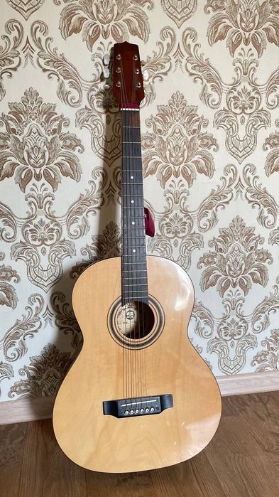 Акустическая гитара.Румыния.