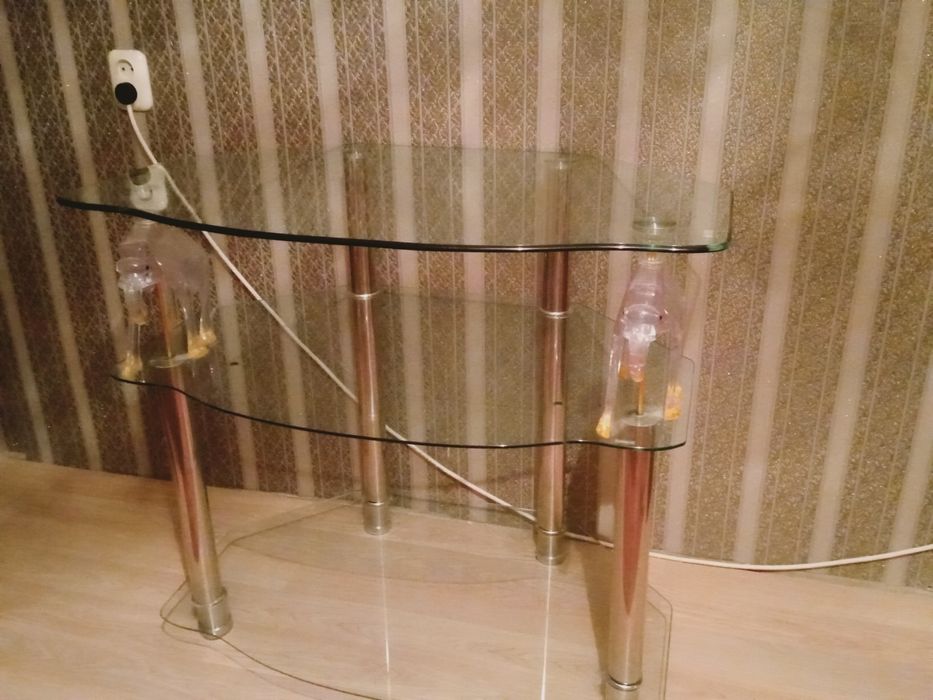 Полка под телевизор