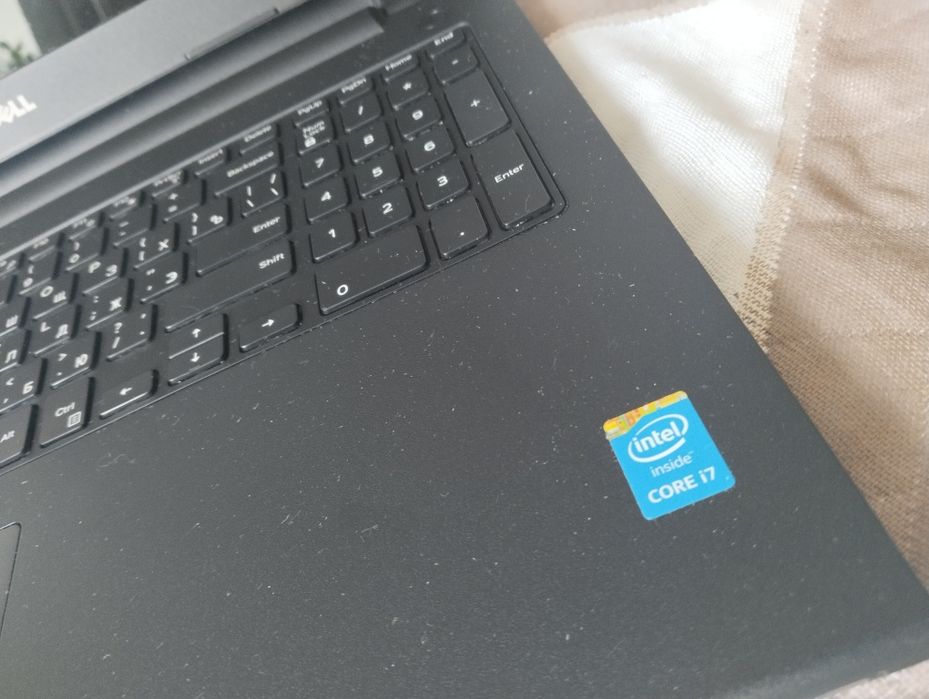 Продам ноутбук Делл i7