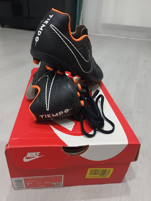 Vand ghete de fotbal / rugby Nike mărimea 38  jumate, 24 cm