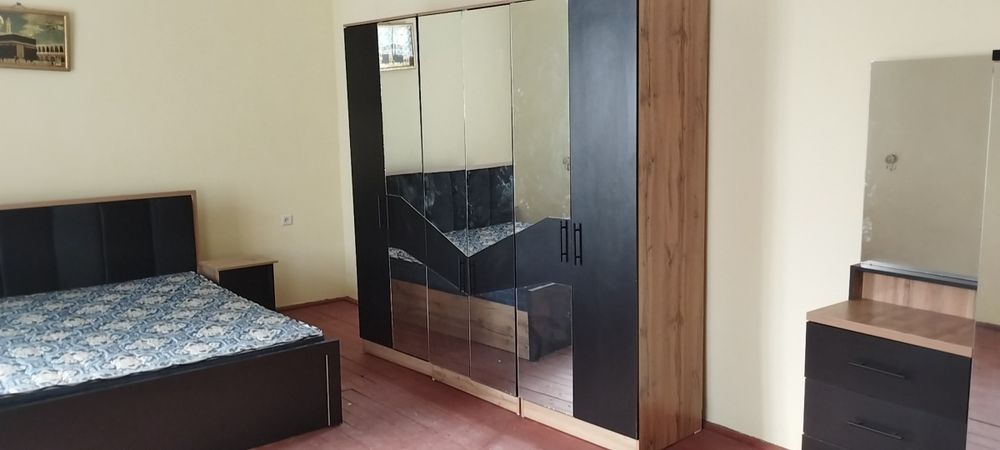 Spalniy garnitur sotiladi holati yangidek