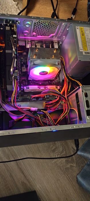 Компютър – 32GB RAM, i5-6500, RGB охлаждане