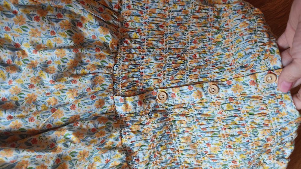 Продам одежду на девочку(летние платья).Недорого