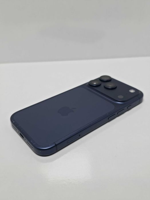 iPhone 17 Pro 256GB Deep Blue