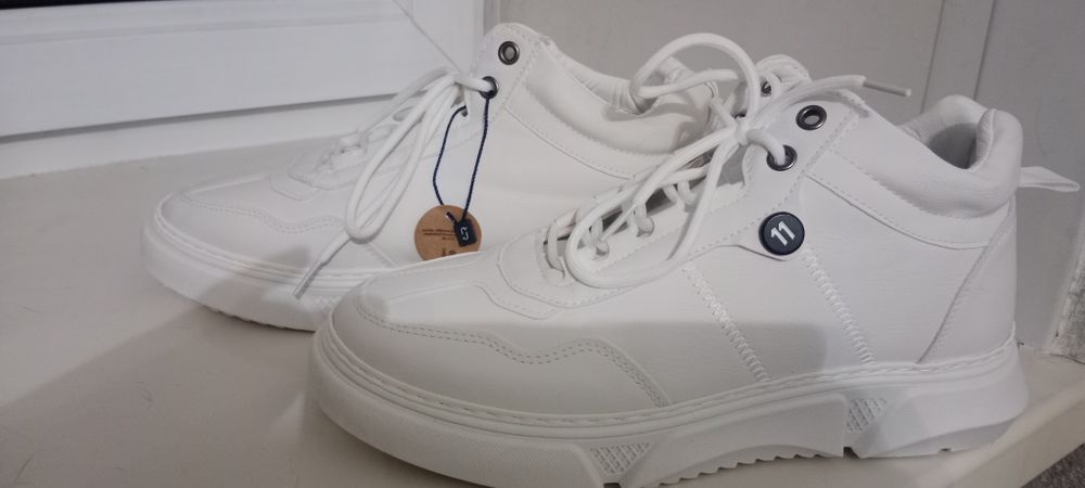 Кроссовки НОВЫЕ, 41 размер