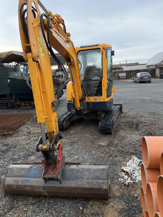 Excavator hyundai 3.8 tone