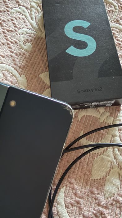 Продам samsung s22 256