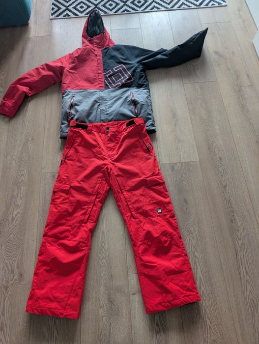 Costum snowboard/ski pantaloni + geaca+casca