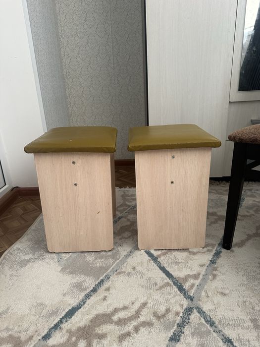 Продам стулья и табуретки