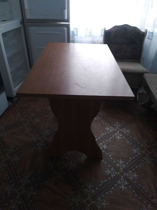 Стол кухонный обеденный