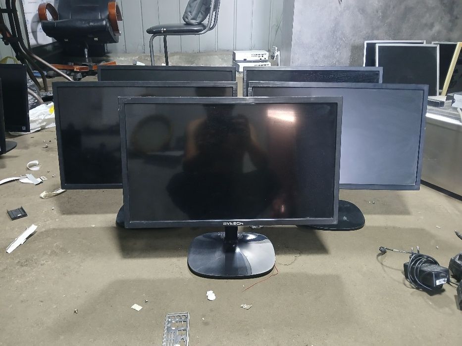 22 avtech manitor.