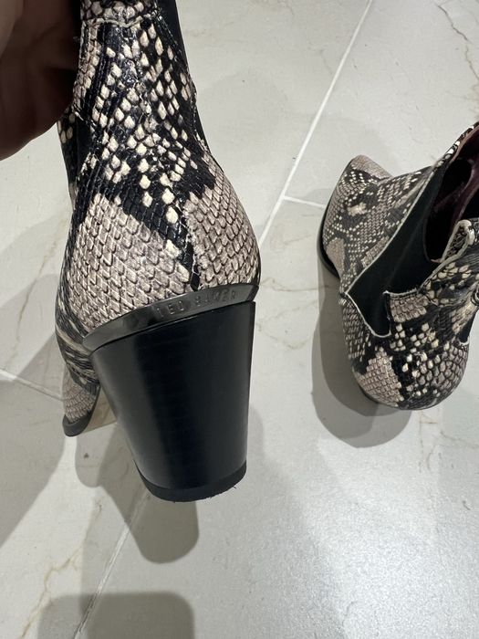 Елегантни боти Ted Baker